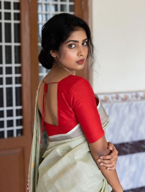Amrita Dlf Phase5 Call Girl